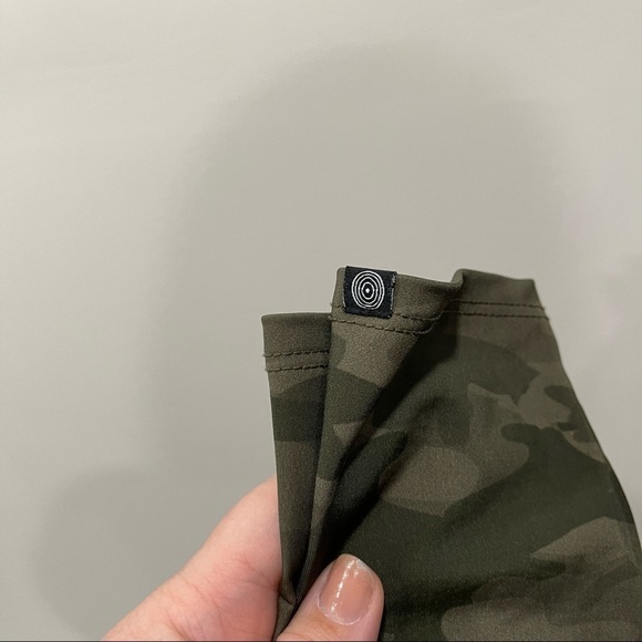 Onzie Flow High Rise Long Moss Green Leggings Small / Medium S/M - Picture 9 of 9